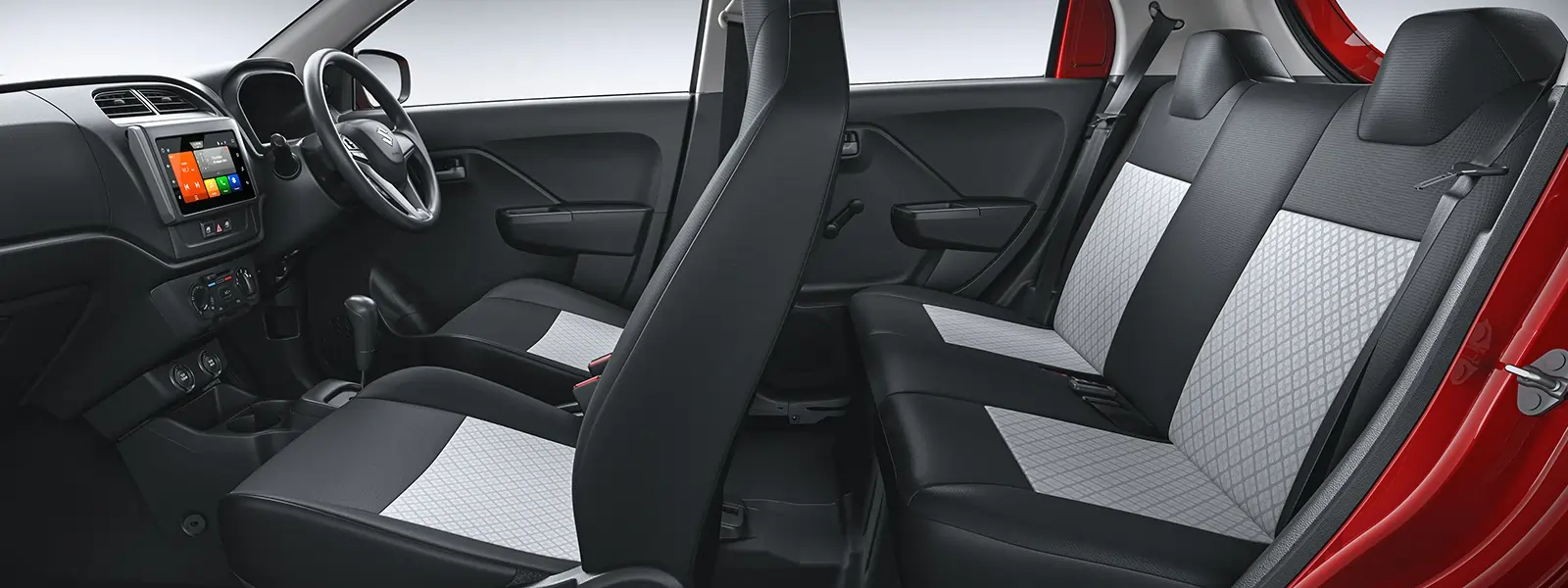 Lively and Spacious Interiors